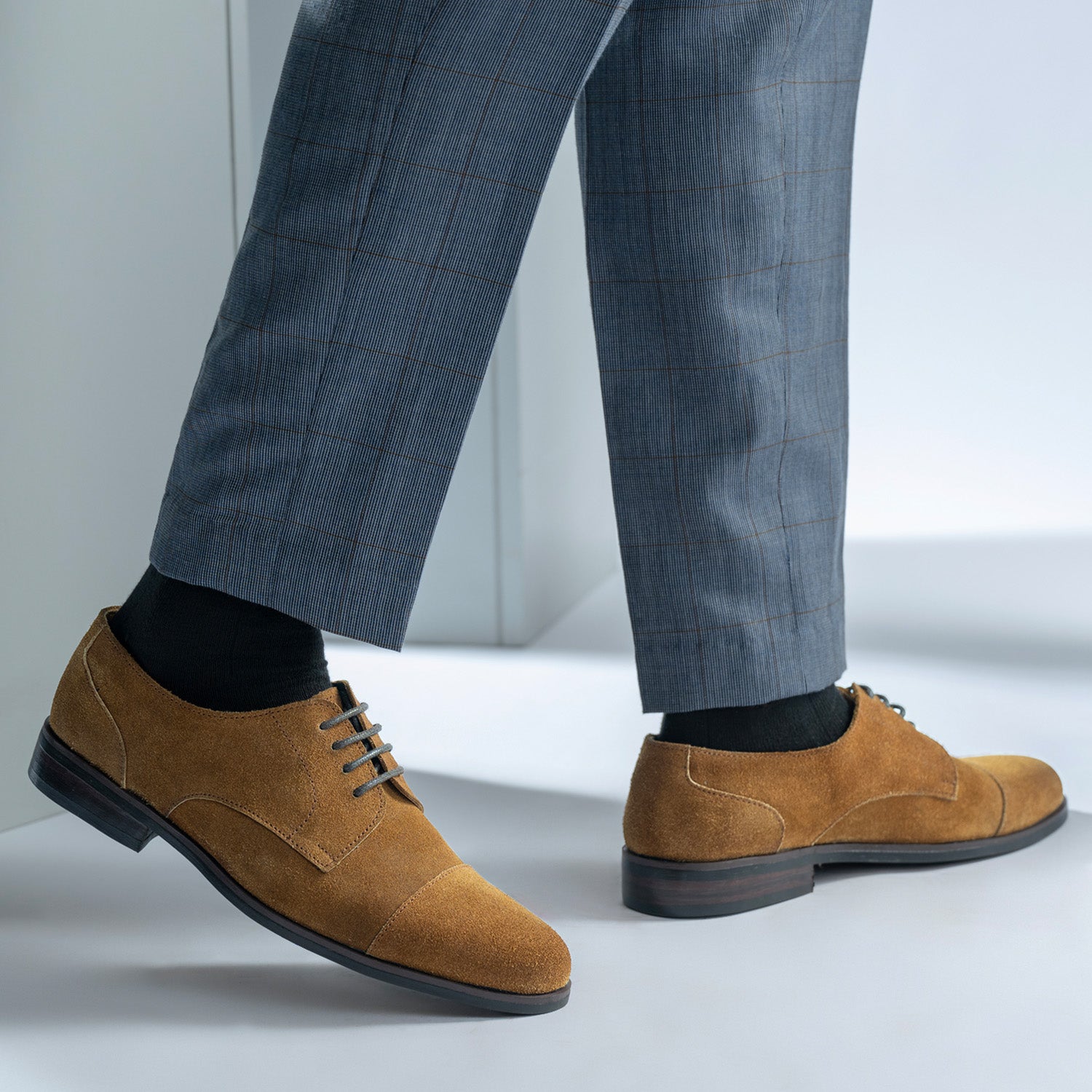 Dirk Brogues Derby Brown Leather Shoes For Men - The Jacket  display picture 1