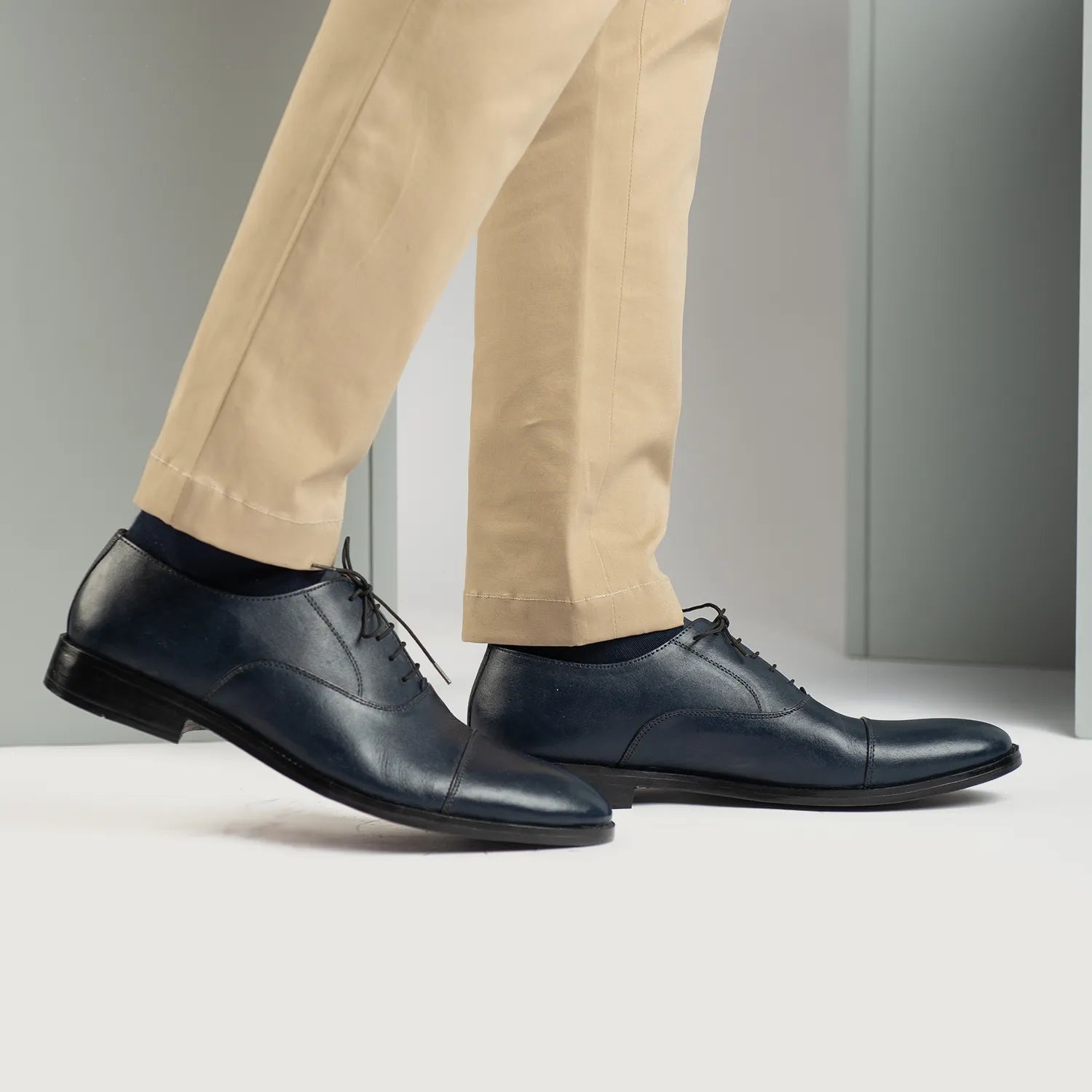 Black dress shoes blue pants best sale